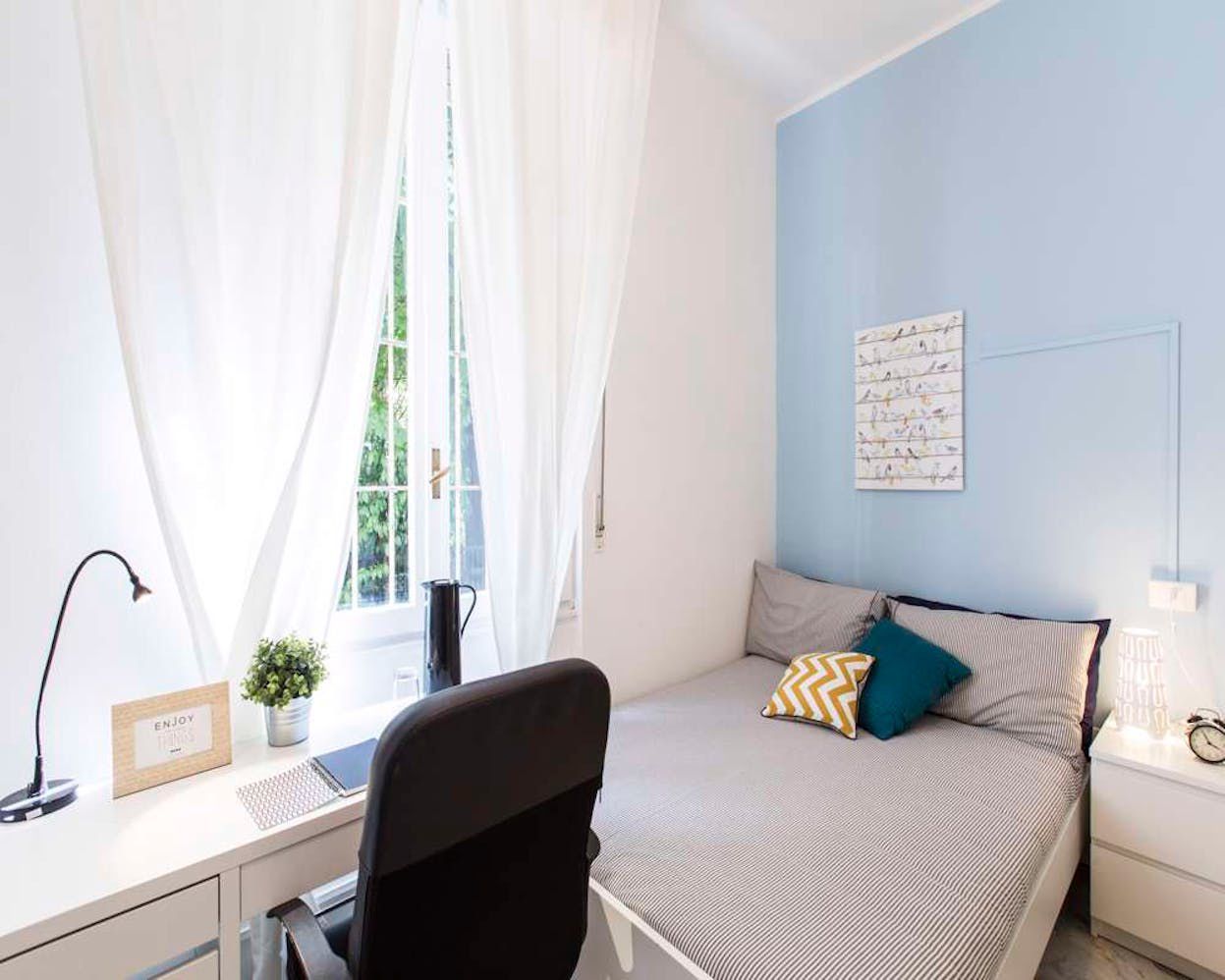 Stanza Moderna nel Cuore Condiviso